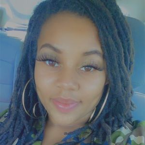 Meet your Posher, Jelisa